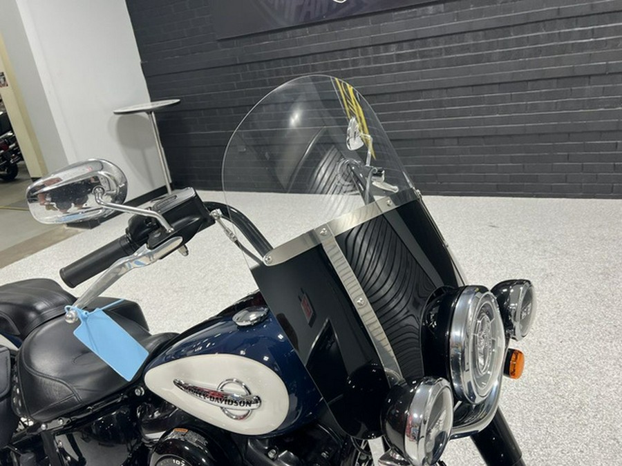 2019 Harley-Davidson Softail FLHC - Heritage Classic