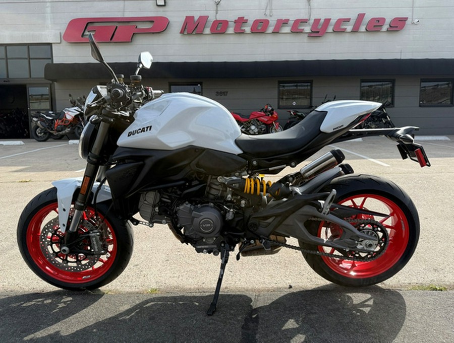 2026 Ducati MONSTER PLUS