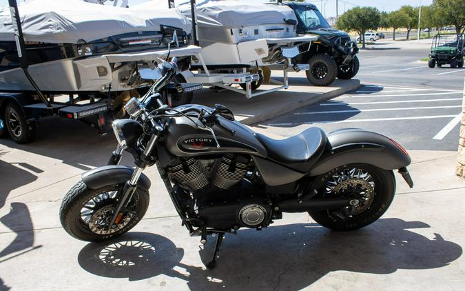 2015 VICTORY GUNNER