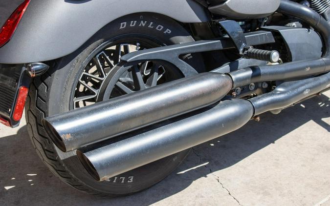 2015 VICTORY GUNNER