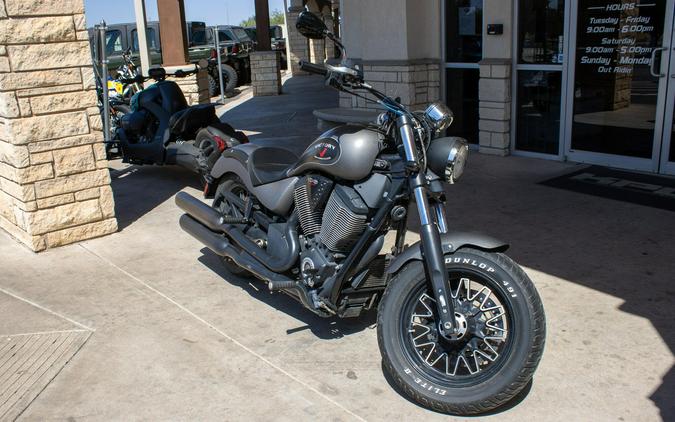 2015 VICTORY GUNNER