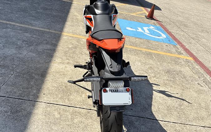 2025 KTM 390 SMC R