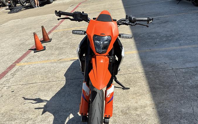 2025 KTM 390 SMC R
