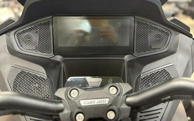 2025 Can-Am Spyder RT Limited Dark Wheels