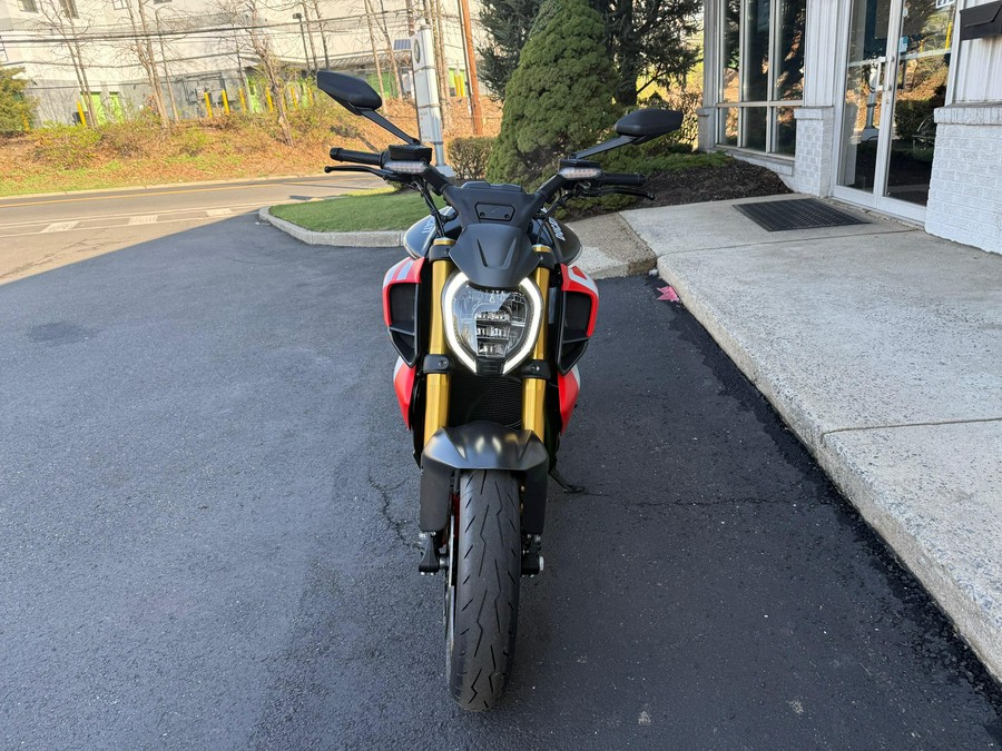 2026 Ducati Diavel V4 RS