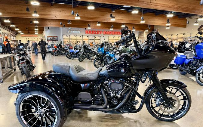 FLTRT 2023 Road Glide® 3