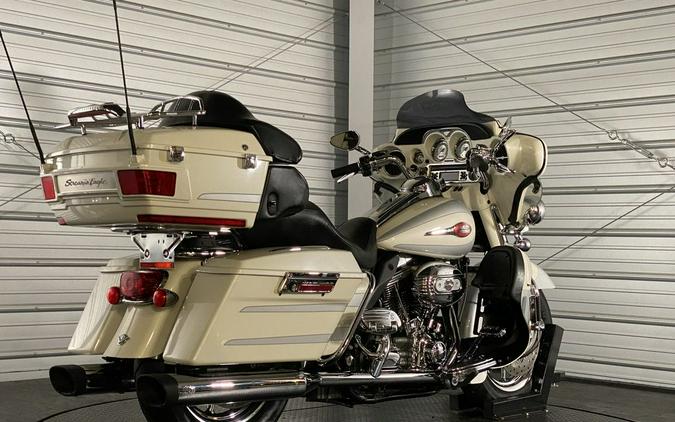 2008 Harley-Davidson® FLHTCUSE3 - CVO™ Ultra Classic® Screamin' Eagle® Electra Glide®