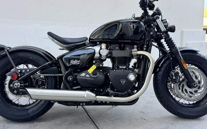 2026 Triumph Bonneville Bobber Jet black