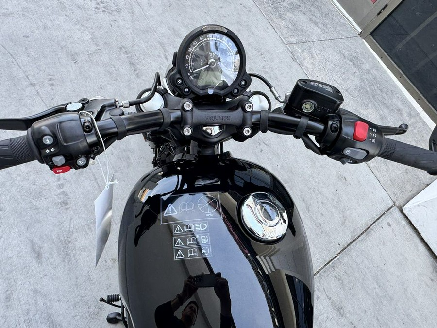 2026 Triumph Bonneville Bobber Jet black
