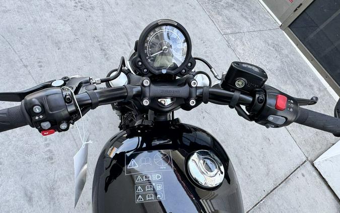 2026 Triumph Bonneville Bobber Jet black