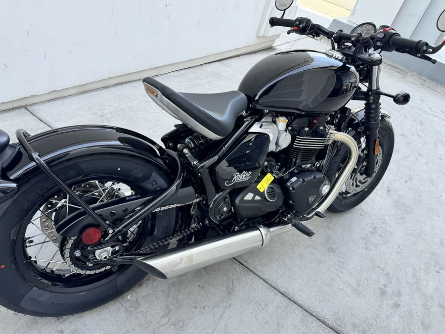 2026 Triumph Bonneville Bobber Jet black