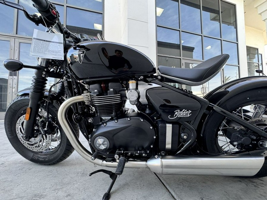 2026 Triumph Bonneville Bobber Jet black