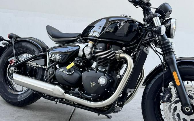 2026 Triumph Bonneville Bobber Jet black