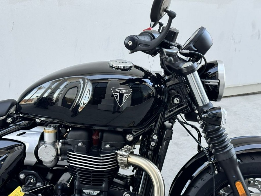 2026 Triumph Bonneville Bobber Jet black