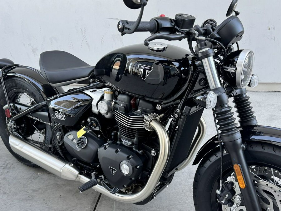 2026 Triumph Bonneville Bobber Jet black