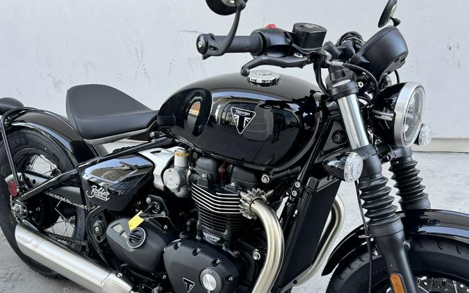 2026 Triumph Bonneville Bobber Jet black