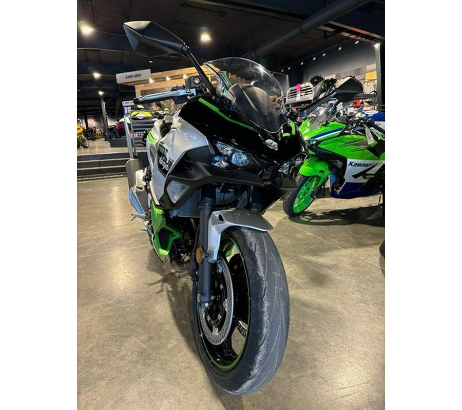 2024 Kawasaki Ninja® 7 Hybrid ABS