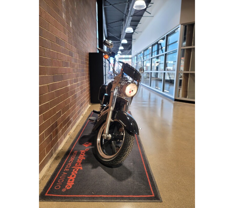 2016 Harley-Davidson® Switchback™ Vivid Black FLD103