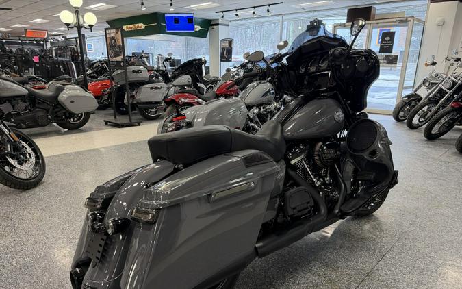 2022 Harley-Davidson® Street Glide® Special Gunship Grey - Black Finish