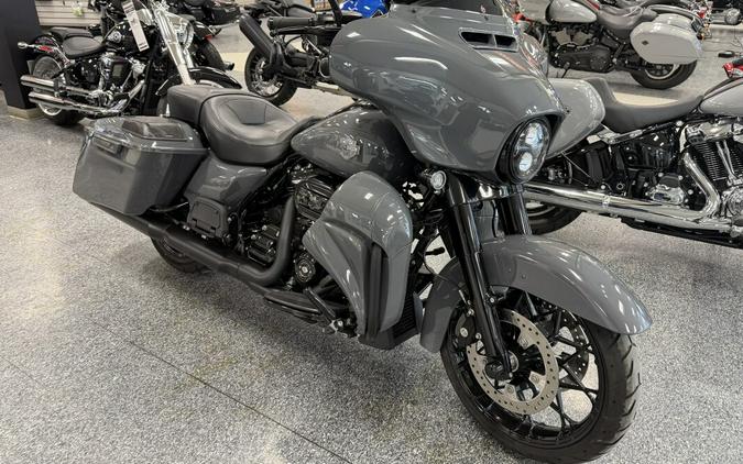 2022 Harley-Davidson® Street Glide® Special Gunship Grey - Black Finish