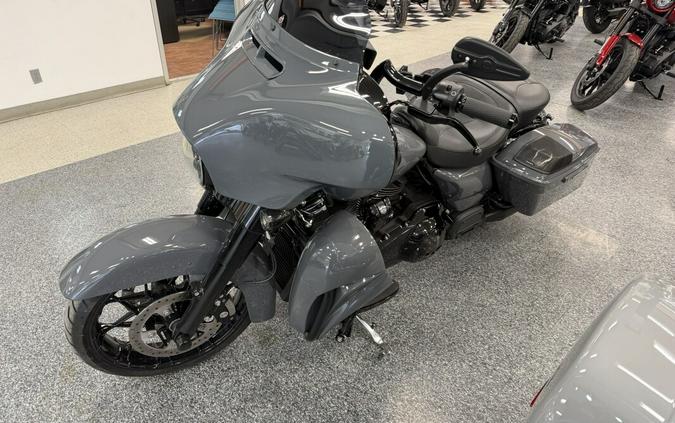 2022 Harley-Davidson® Street Glide® Special Gunship Grey - Black Finish