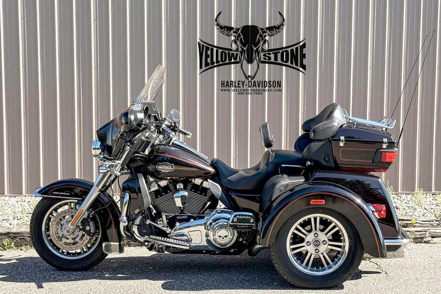 2011 Harley-Davidson® Tri Glide™ Ultra Classic® Two-Tone Merlot Sunglo/Vivid Black