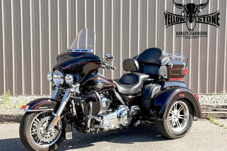2011 Harley-Davidson® Tri Glide™ Ultra Classic® Two-Tone Merlot Sunglo/Vivid Black
