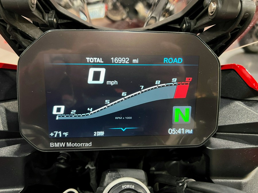 2021 BMW F 900 XR