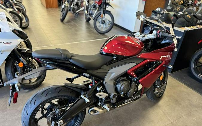 2025 Triumph Daytona 660 Carnival Red/Sapphire Black