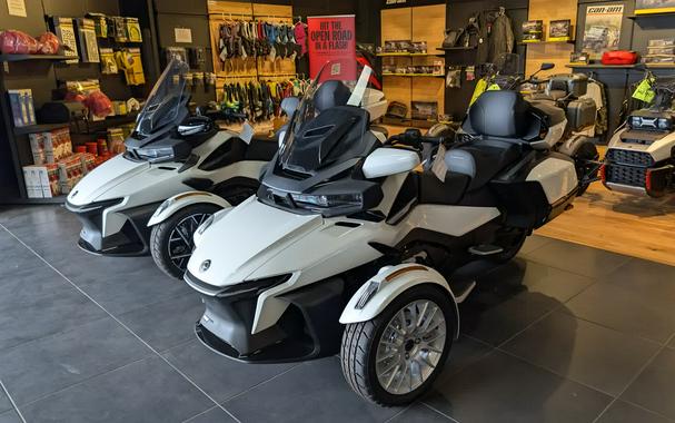 2026 Can-Am RD SPYDER RT LTD 1330 SE6 WH 26 Base