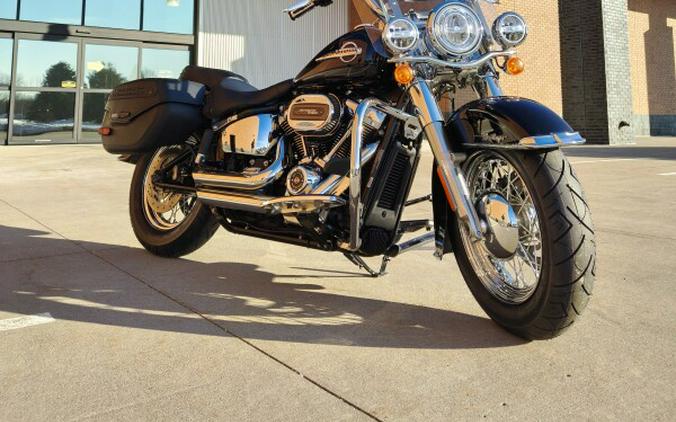 2020 Harley-Davidson® Heritage Classic 107 Vivid Black