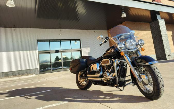 2020 Harley-Davidson® Heritage Classic 107 Vivid Black