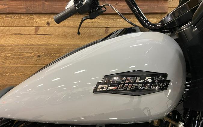 2025 Harley-Davidson® Road Glide® Billiard Gray - Black Finish FLTRX