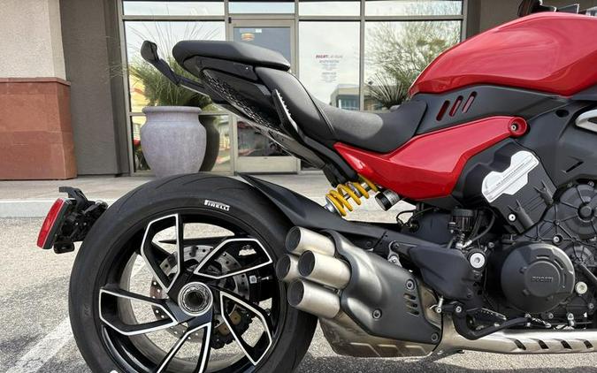 2023 Ducati Diavel V4 Ducati Red