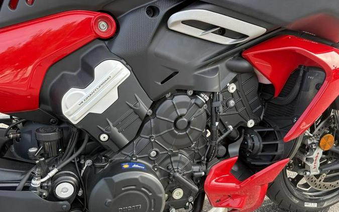 2023 Ducati Diavel V4 Ducati Red