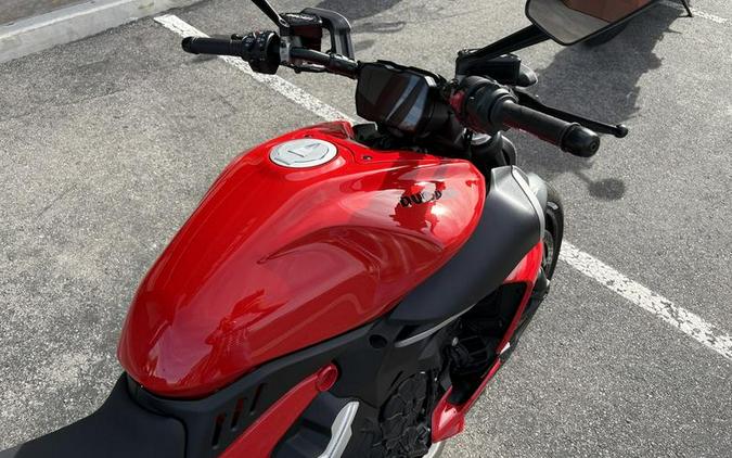 2023 Ducati Diavel V4 Ducati Red