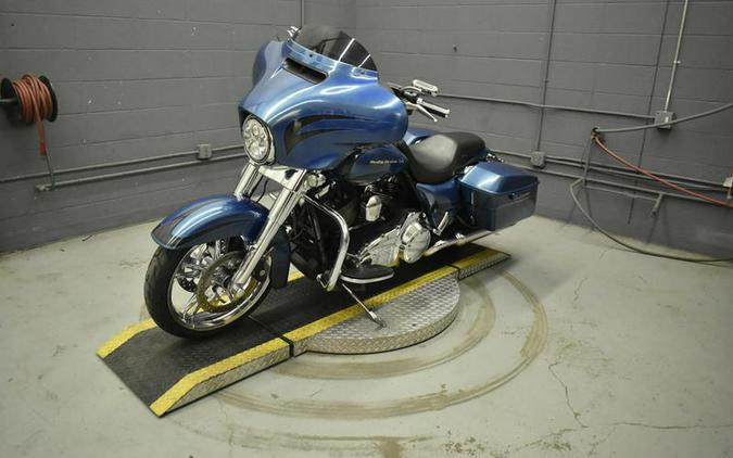 2014 Harley-Davidson® FLHX - Street Glide®