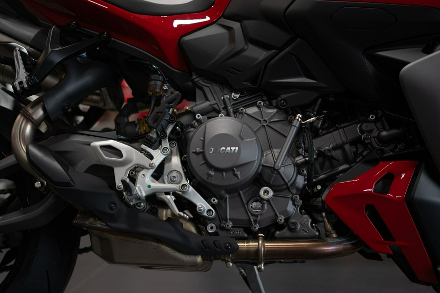 2026 Ducati Streetfighter V2