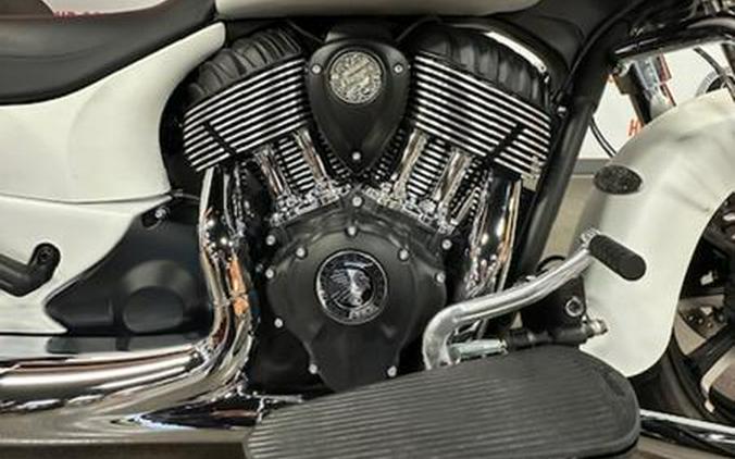 2020 Indian Motorcycle® Roadmaster® Dark Horse® White Smoke