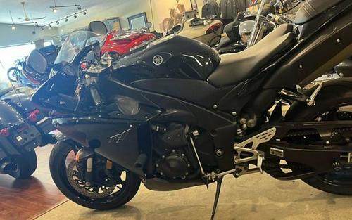 2011 Yamaha YZF-R1