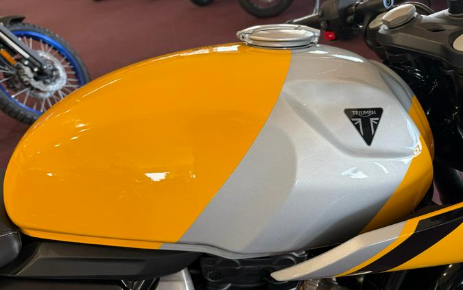2026 Triumph Thruxton 400