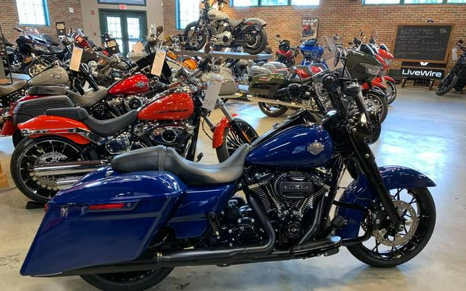 2023 Harley-Davidson® Road King® Special Bright Billiard Blue