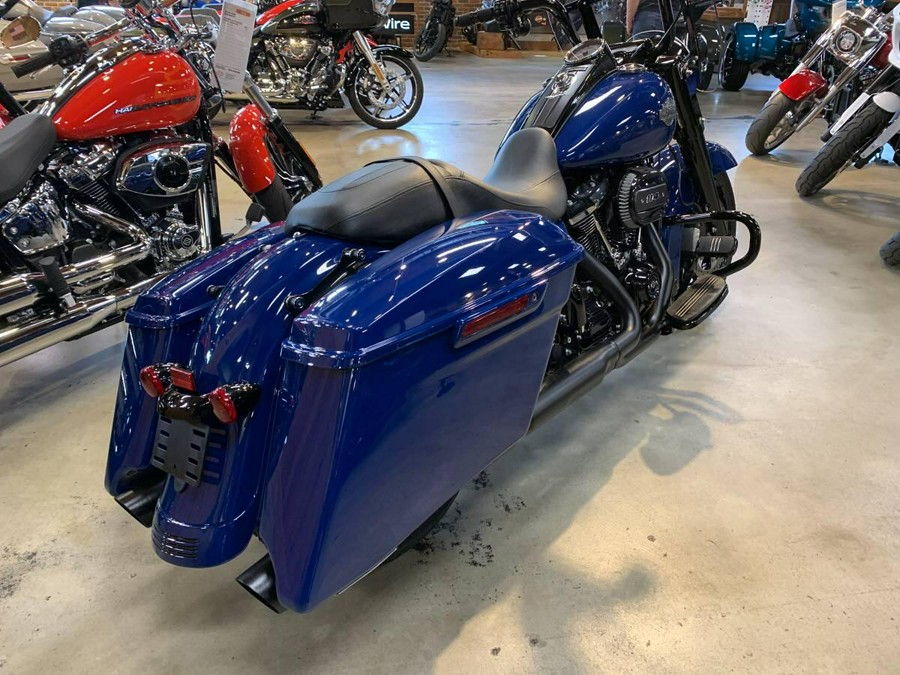 2023 Harley-Davidson® Road King® Special Bright Billiard Blue