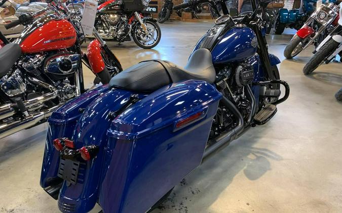 2023 Harley-Davidson® Road King® Special Bright Billiard Blue