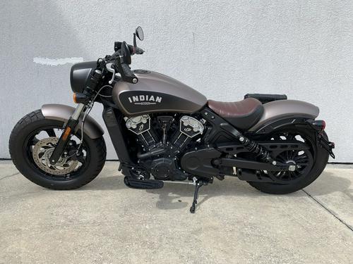 2019 Indian Scout Bobber vs. Triumph Bonneville Bobber Black: Comparison Review