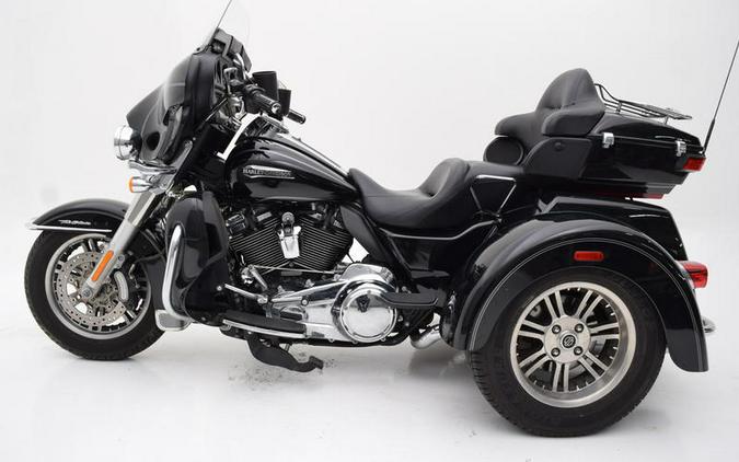 2017 Harley-Davidson® FLHTCUTG - Tri Glide® Ultra