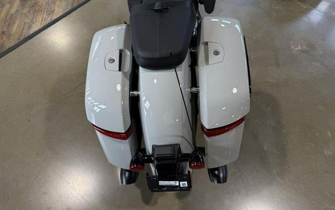 2026 Indian Motorcycle® Chieftain® PowerPlus Dark Horse® 112 Chalk with Black Metallic