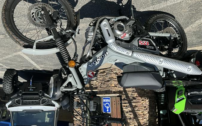 2025 Honda TRAIL 125 Pearl Smoking Gray - HM2395