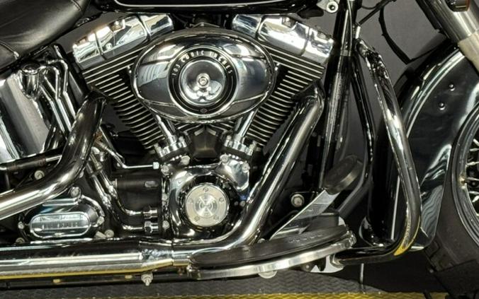 2015 Harley-Davidson Heritage Softail Classic FLSTC BLACK W/ PINSTRI