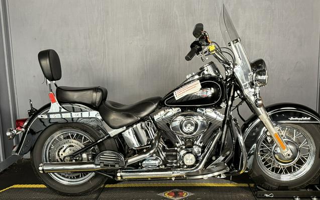 2015 Harley-Davidson Heritage Softail Classic FLSTC BLACK W/ PINSTRI